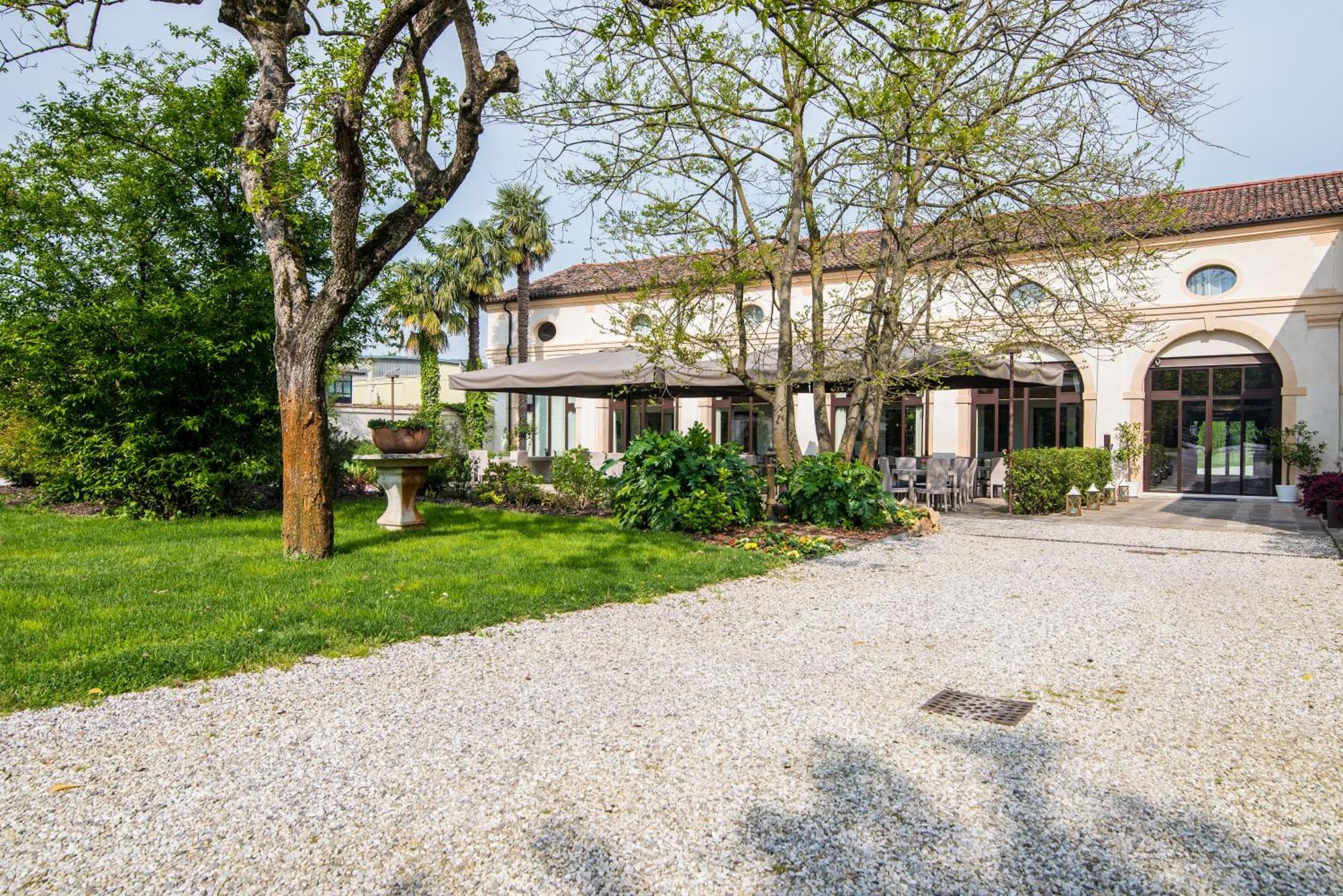 Hotel Ristorante Magia del Brenta Fiesso dʼArtico Esterno foto